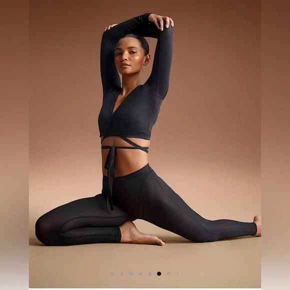 Nike x SKIMS Weightless Layers Women's High-Waisted V-Panel Leggings NWT| M, XL - Picture 3 of 6